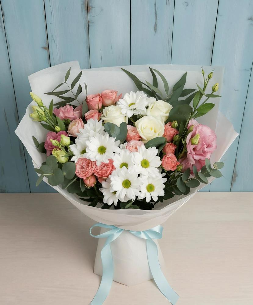 Букет цветов из: Розы, Лизиантусы и Хризантемы в Чурапче