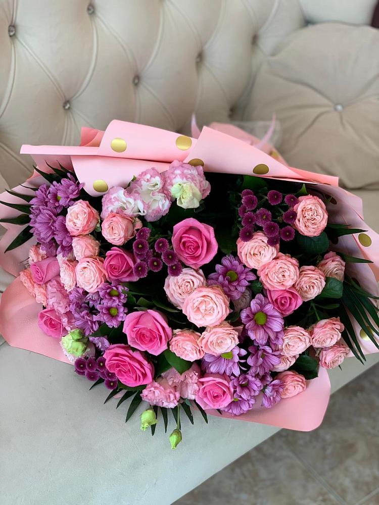 Букет цветов из: Хризантемы, Розы и Лизиантусы в Чурапче