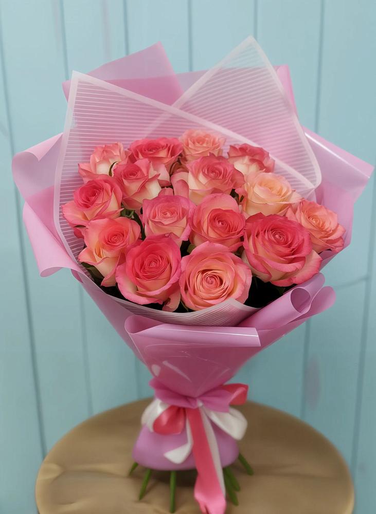 Букет 15 Розовых роз Равель в Чурапче