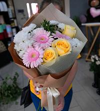 Букет цветов из:  Герберы, Розы и Хризантемы в Чурапче