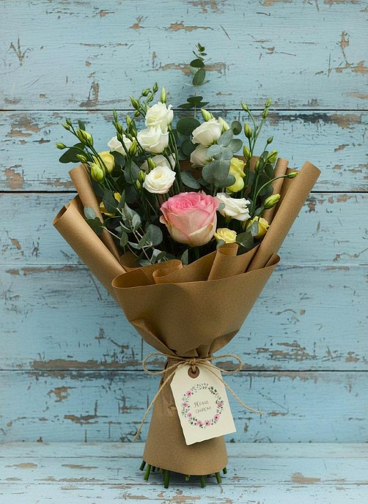 Букет цветов из: Розы и Лизиантусы в Чурапче