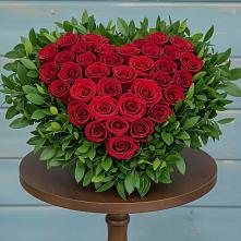 Цветочная композиция из Розы в виде сердца в Чурапче