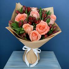 Букет цветов из:  Розы и Альстромерии в Чурапче