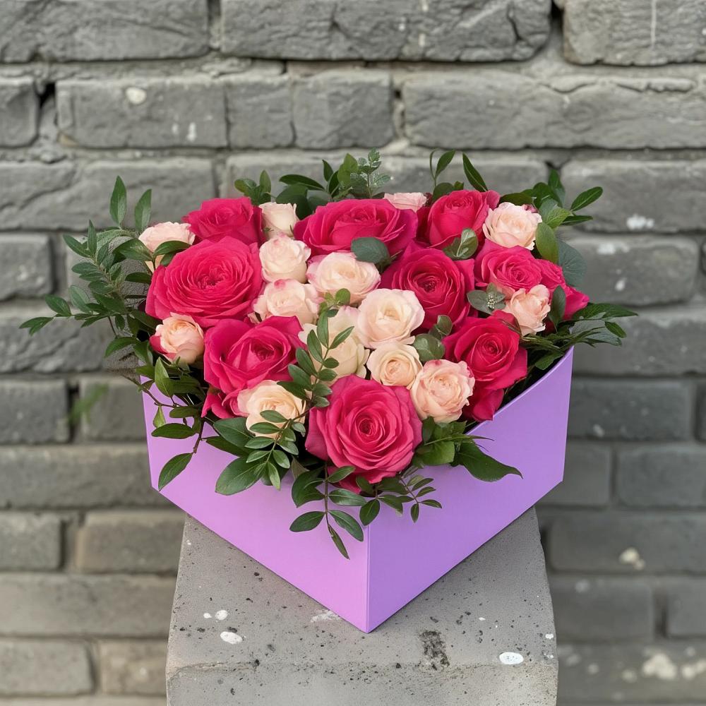 Цветочная композиция из Розы в коробке в Чурапче