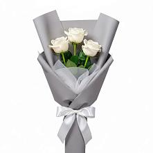 Букет 3 белые розы в Чурапче