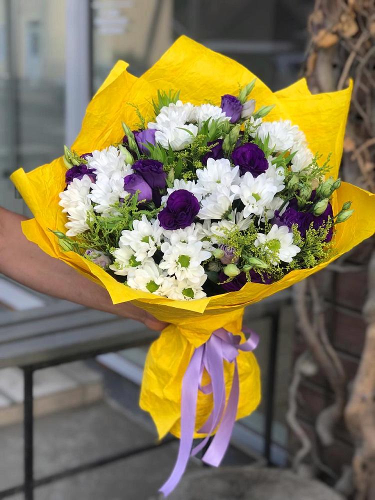 Букет цветов из: Ирисы, Хризантемы и Ромашки в Чурапче