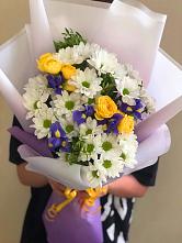 Букет цветов из:  Ирисы, Хризантемы и Розы #REPLACE_PRED# Чурапче
