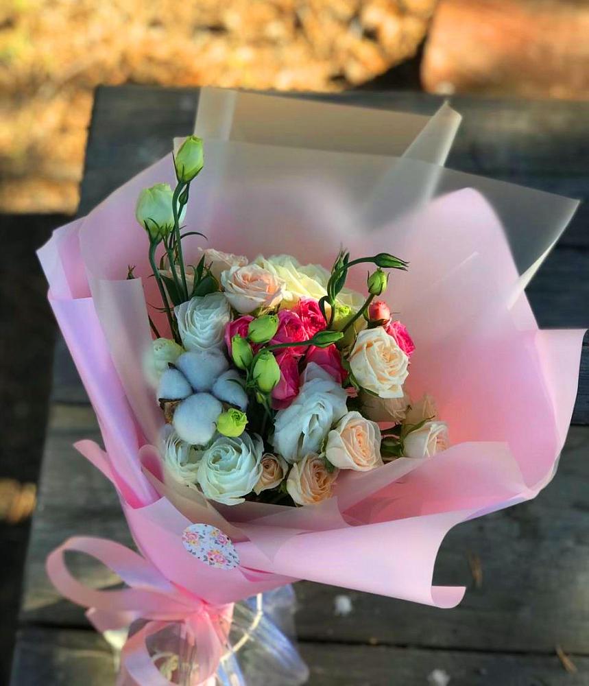 Букет цветов из: Розы и Лизиантусы в Чурапче