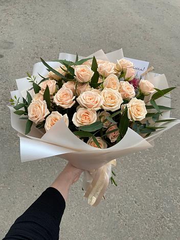 Букет Кремовые розы Латте в Чурапче