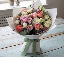 Букет цветов из:  Розы, Лизиантусы и Гвоздики в Чурапче