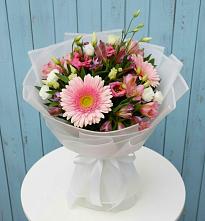 Букет цветов из:  Герберы, Альстромерии и Лизиантусы в Чурапче