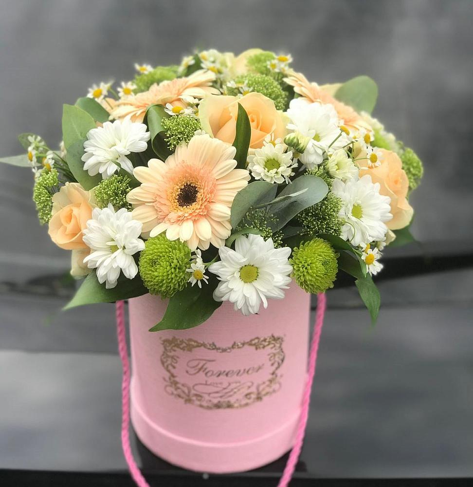 Цветочная композиция из Розы, Герберы и Хризантемы в шляпной коробке в Чурапче