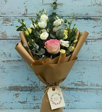 Букет цветов из:  Розы и Лизиантусы в Чурапче