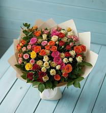 Букет Микс из разноцветных кустовых роз в Чурапче