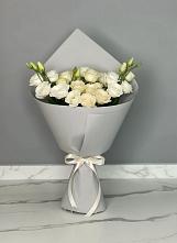 Букет цветов из:  Розы и Лизиантусы в Чурапче